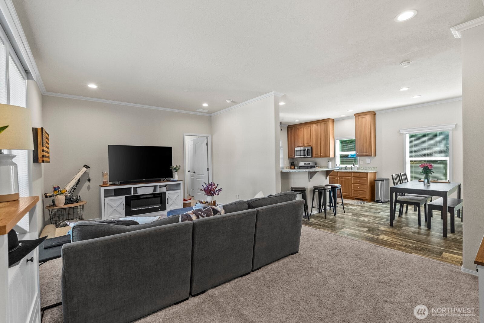 12813 Ridge Cir E