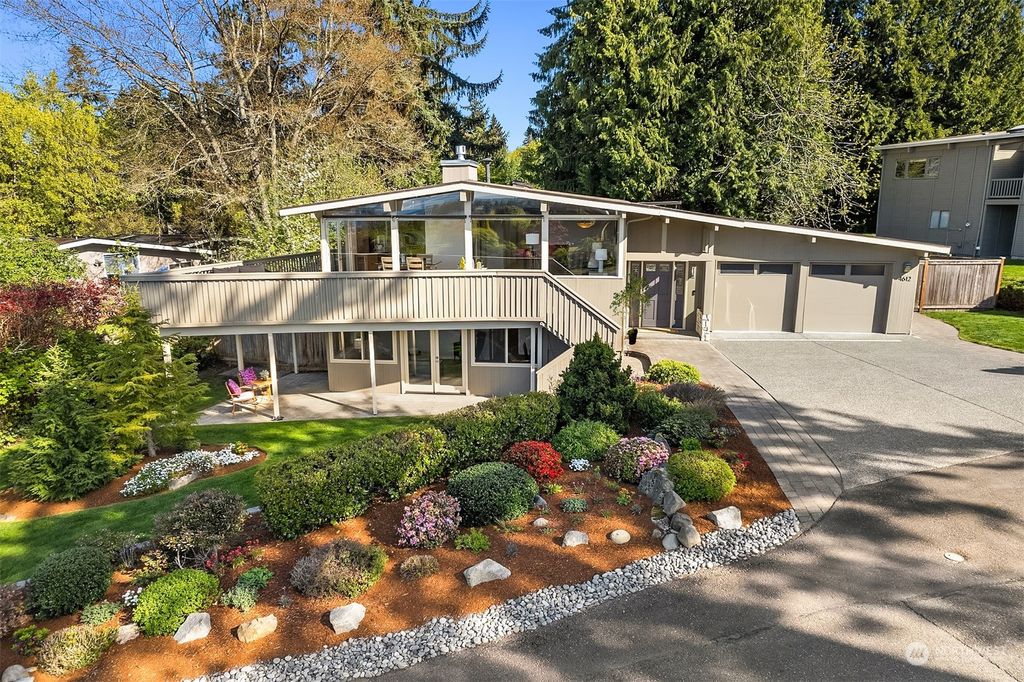 Photo of 4612 116th Avenue SE, Bellevue, WA 98006 (MLS # 2227351)