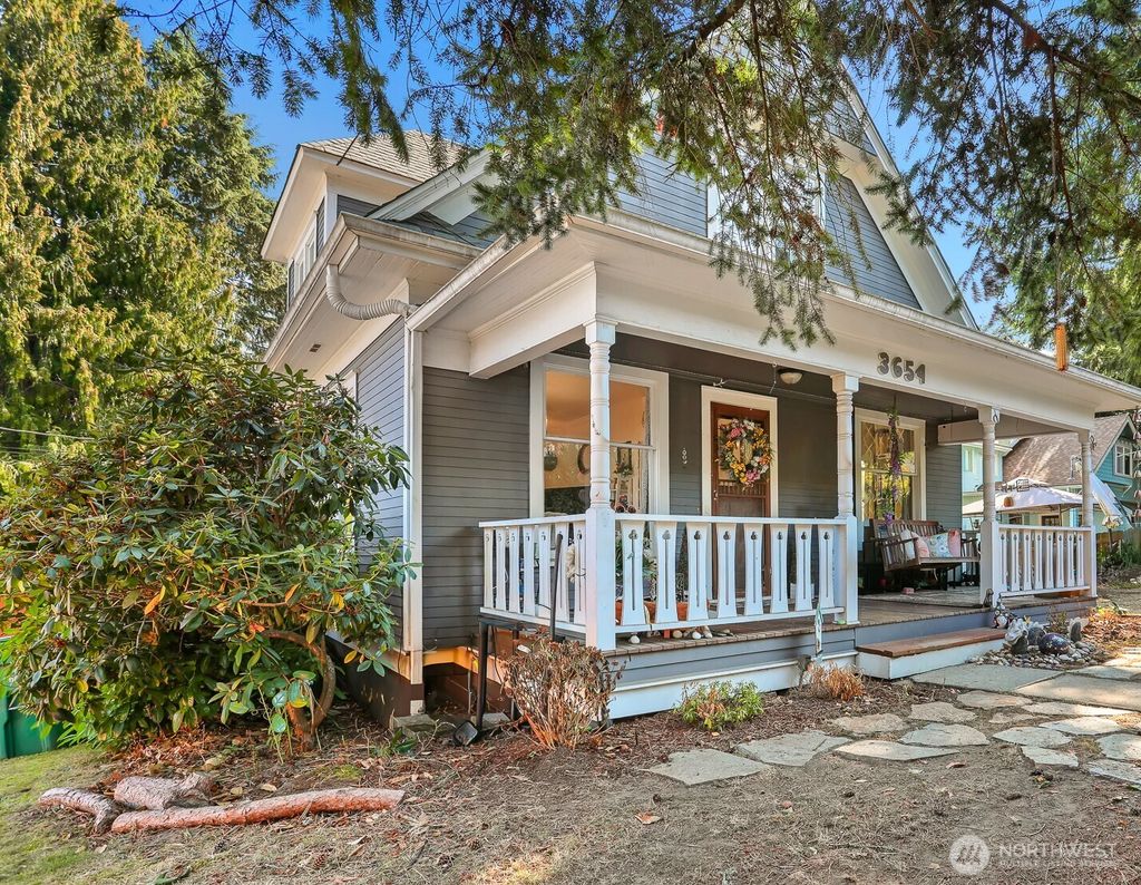 Photo of 3654 35th Avenue W, Seattle, WA 98199 (MLS # 2434508)