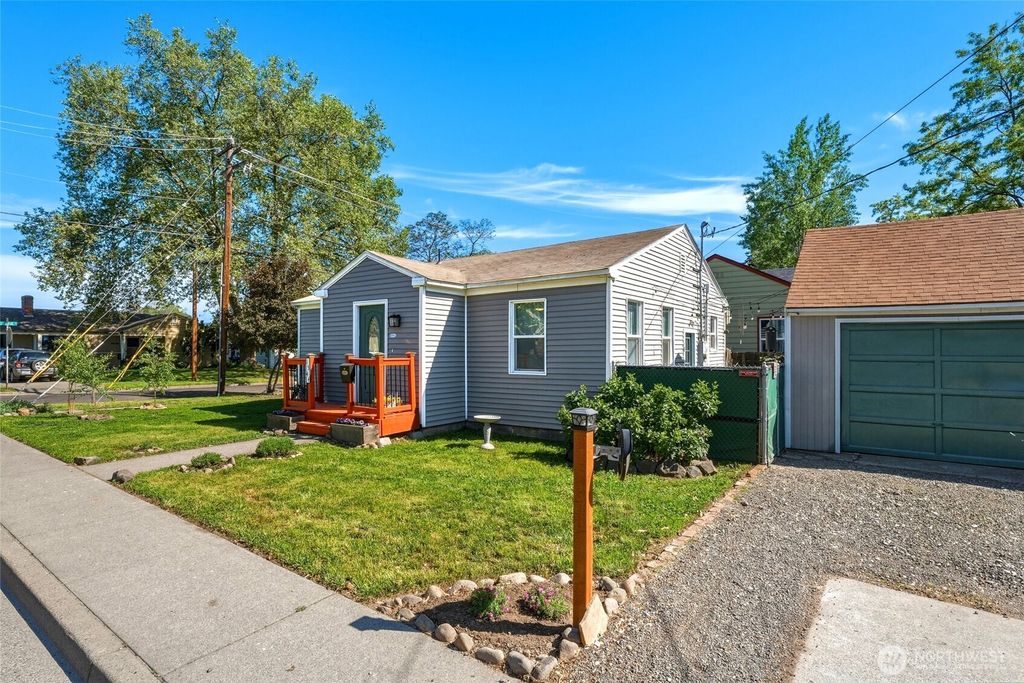 Photo of 1544 Melrose Street, Walla Walla, WA 99362 (MLS # 2518625)