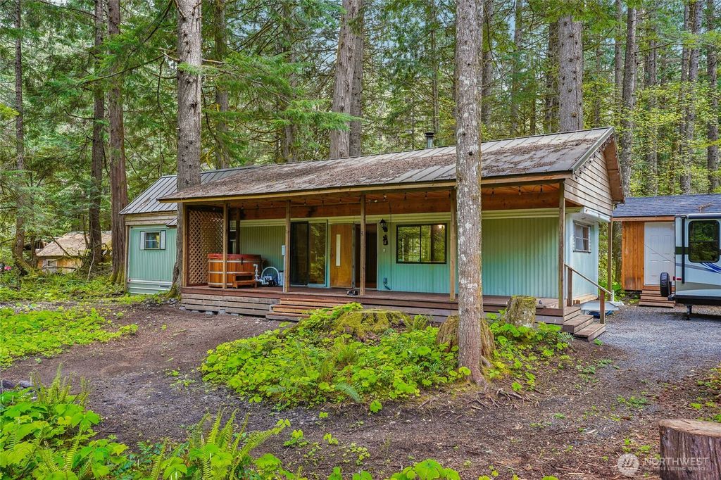 Photo of 56620 381st Avenue Ct E, Ashford, WA 98304 (MLS # 2527705)