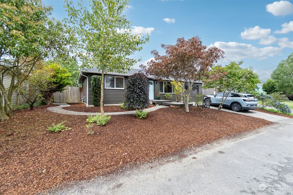 Photo of 616 Pilchuck Path Path, Everett, WA 98205 (MLS # 2247758)