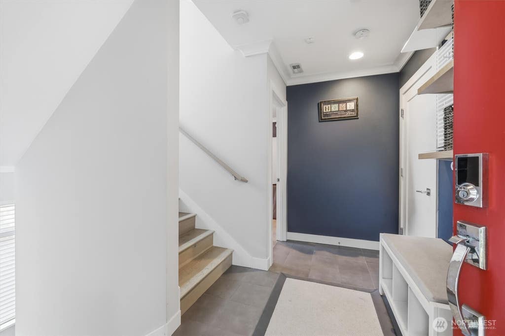Photo of 4033 129th Place SE, Bellevue, WA 98006 (MLS # 2559093)