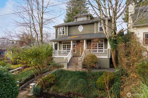 Photo of 6215 22nd Avenue NE, Seattle, WA 98115 (MLS # 2455910)