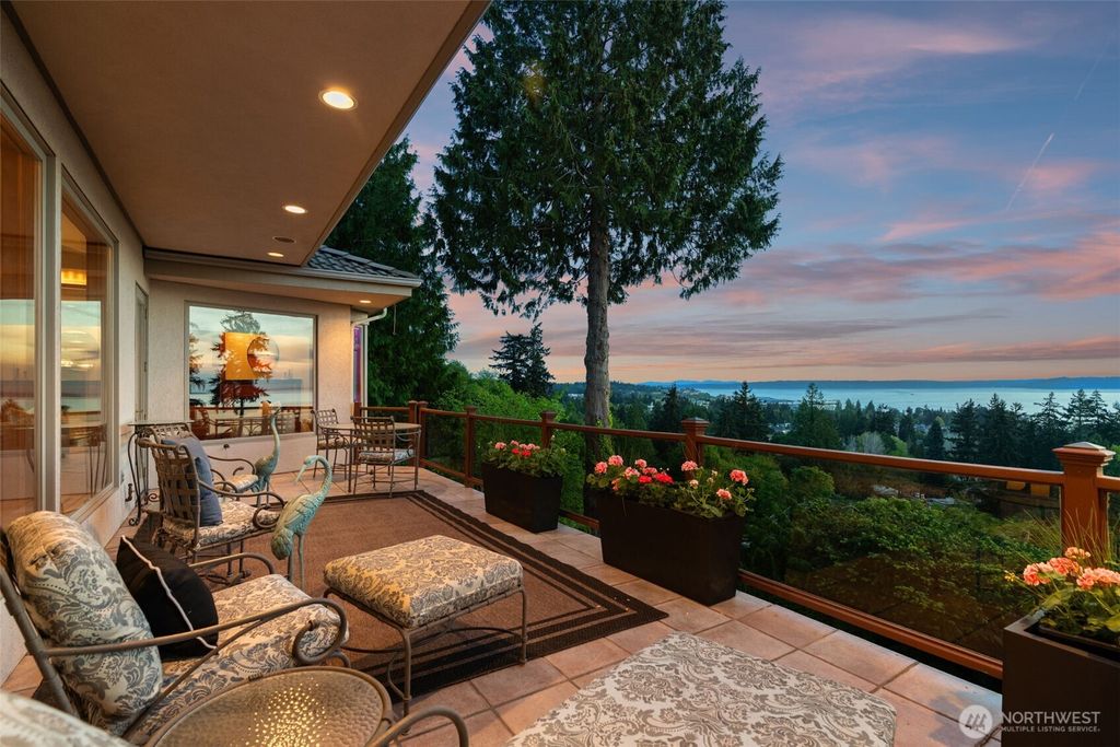 Photo of 19314 94th Avenue W, Edmonds, WA 98020 (MLS # 2520634)