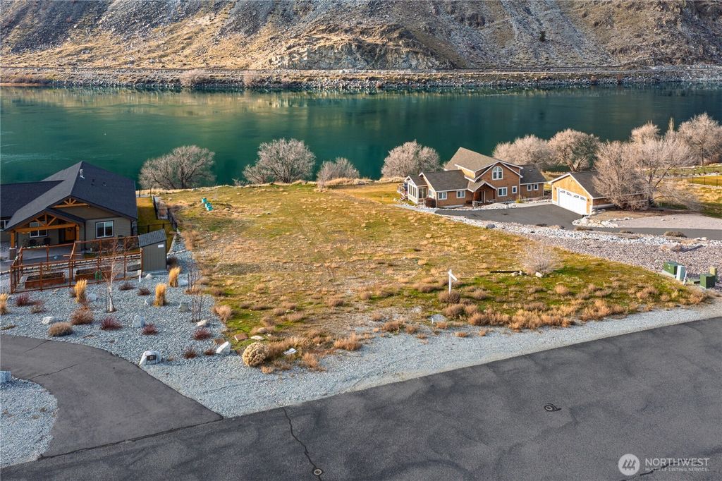 Photo of 23 N Shore Drive, Orondo, WA 98843 (MLS # 2522135)