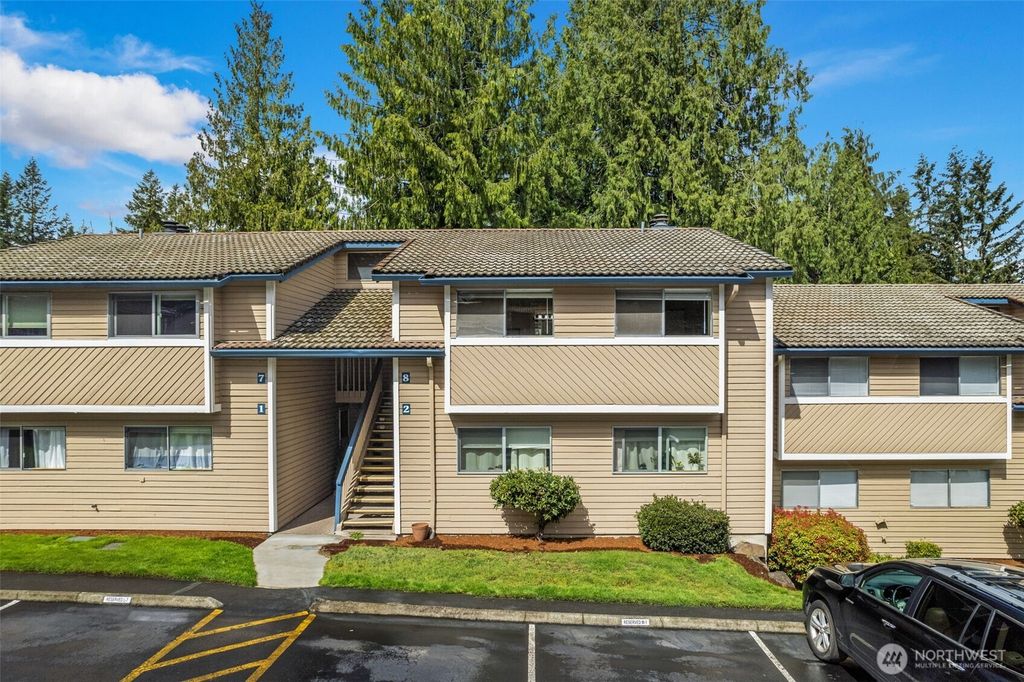 Photo of 17532 150th Court SE #M8, Renton, WA 98058 (MLS # 2356264)