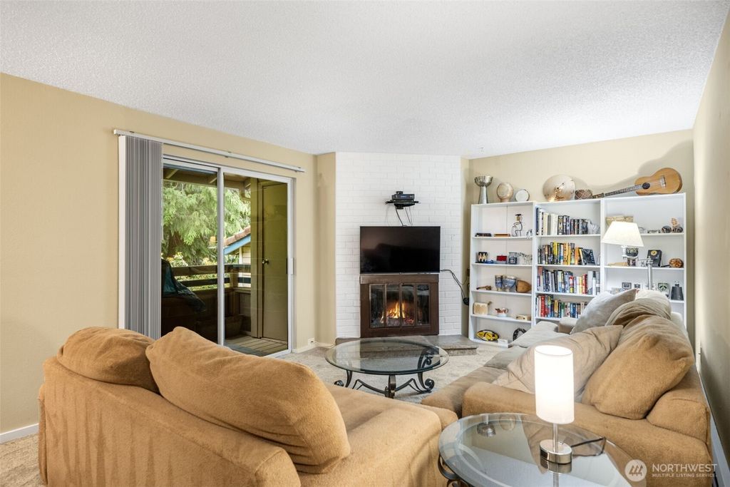 Photo of 17532 150th Court SE #M8, Renton, WA 98058 (MLS # 2356264)