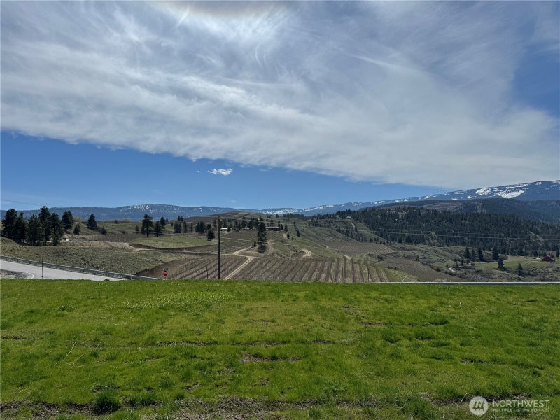 2 Wenatchee Heights Road