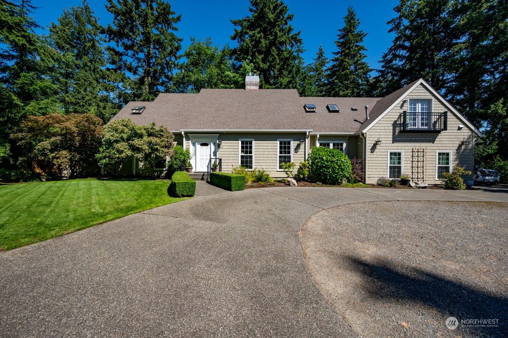 Photo of 16255 21st Avenue SW, Burien, WA 98166 (MLS # 2017937)