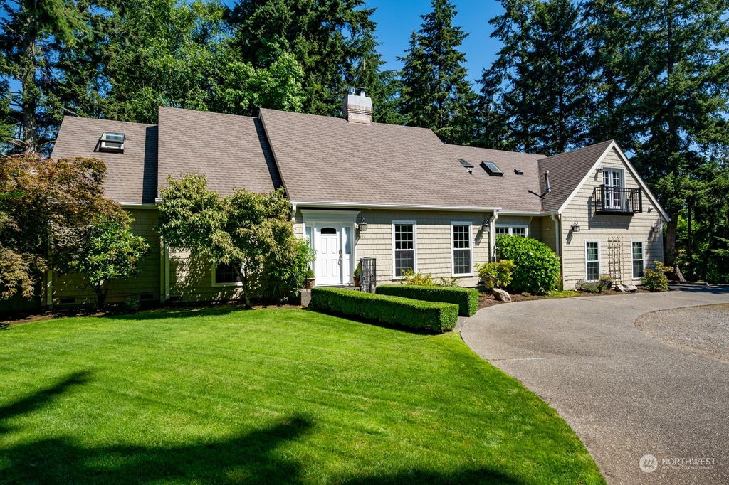 Photo of 16255 21st Avenue SW, Burien, WA 98166 (MLS # 2017937)