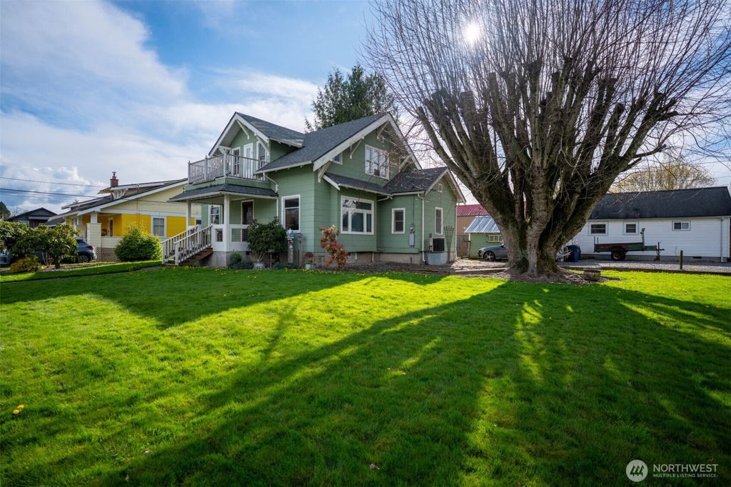 Photo of 517 Lawson Street, Sumas, WA 98295 (MLS # 2499211)