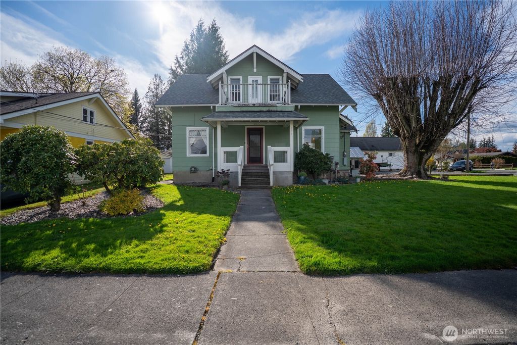 Photo of 517 Lawson Street, Sumas, WA 98295 (MLS # 2499211)