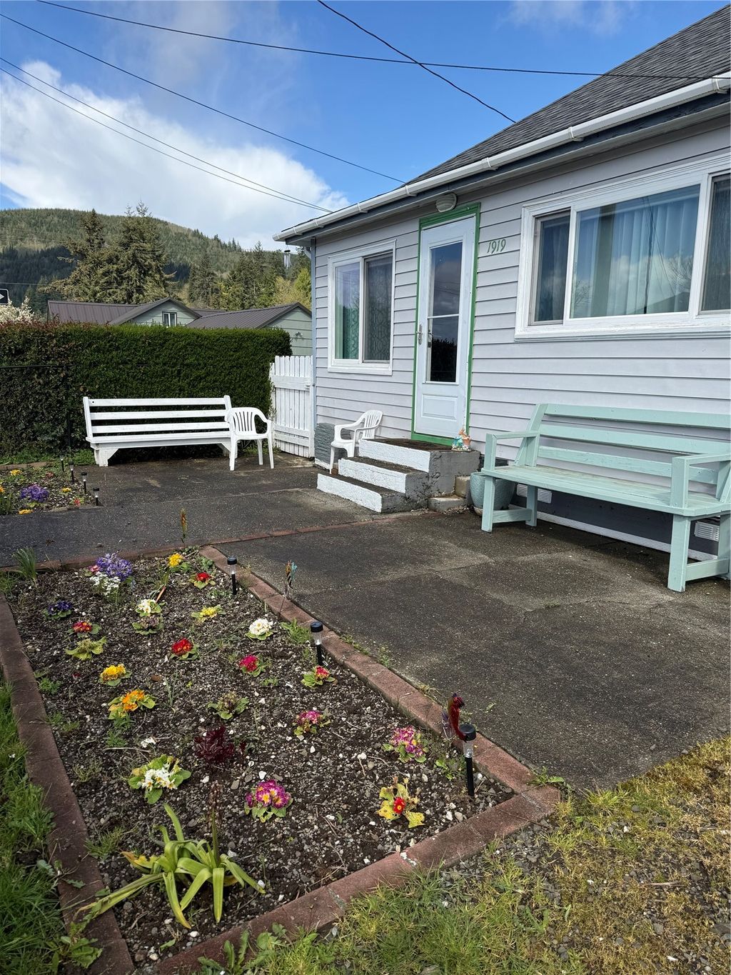 Photo of 1919 Riddell Street, Raymond, WA 98577 (MLS # 2513362)