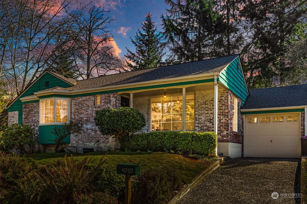 Photo of 4707 W Roberts Way, Seattle, WA 98199 (MLS # 2047631)