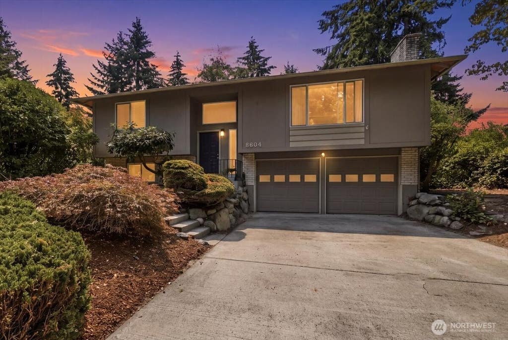 Photo of 8604 W 45TH ST, University Place, WA 98466 (MLS # 2564441)
