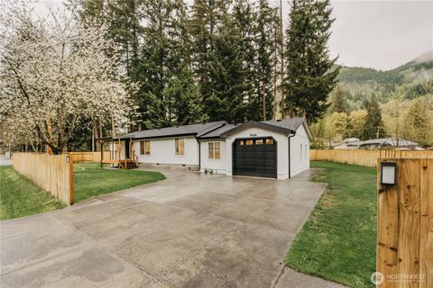 Photo of 7936 Chisholm Trail, Maple Falls, WA 98266 (MLS # 2510743)