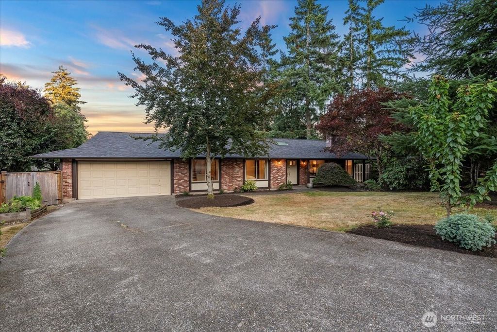 Photo of 2806 178th Avenue NE, Redmond, WA 98052 (MLS # 2406936)