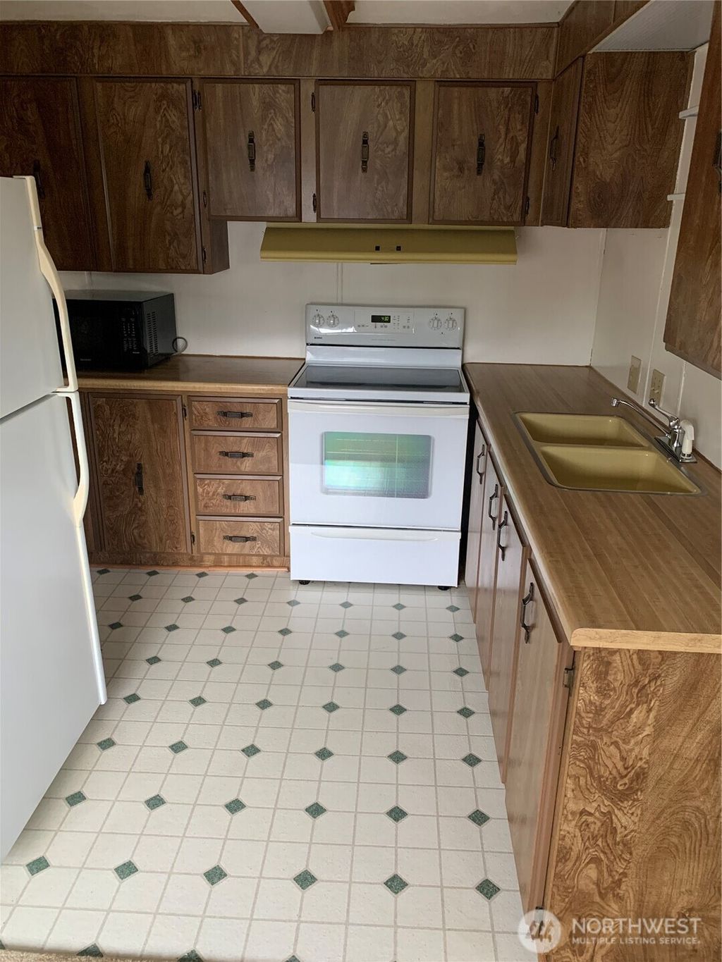 Photo of 620 112th Street SE #13, Everett, WA 98208 (MLS # 2506460)