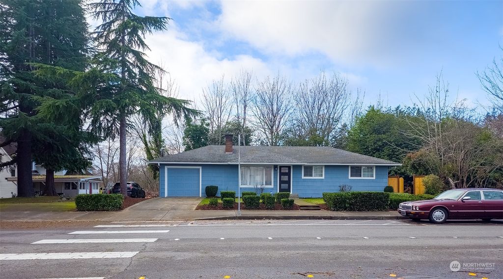 Photo of 21837 7th Avenue S, Des Moines, WA 98198 (MLS # 2189677)