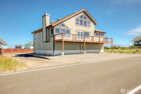 Photo of 1497 E Ocean Shores Boulevard SW, Ocean Shores, WA 98569 (MLS # 2560434)