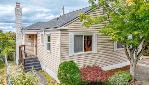Photo of 6013 35th Avenue SW, Seattle, WA 98126 (MLS # 2575176)