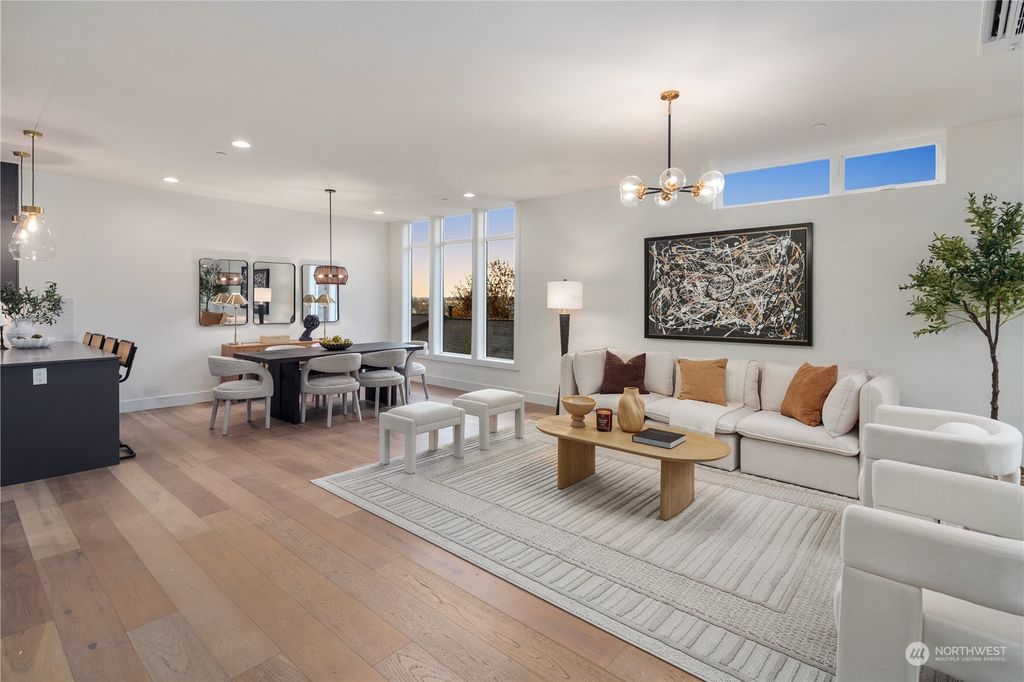 Photo of 424 W Newell Street, Seattle, WA 98119 (MLS # 2309045)