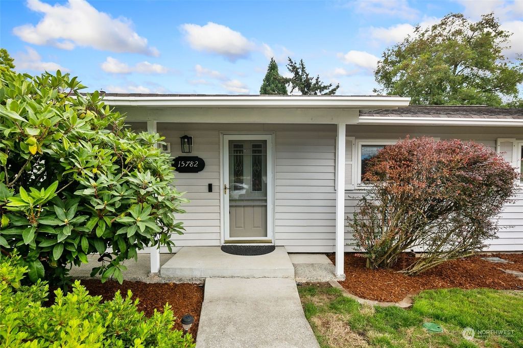 Photo of 15782 118th Place SE, Renton, WA 98058 (MLS # 2149147)