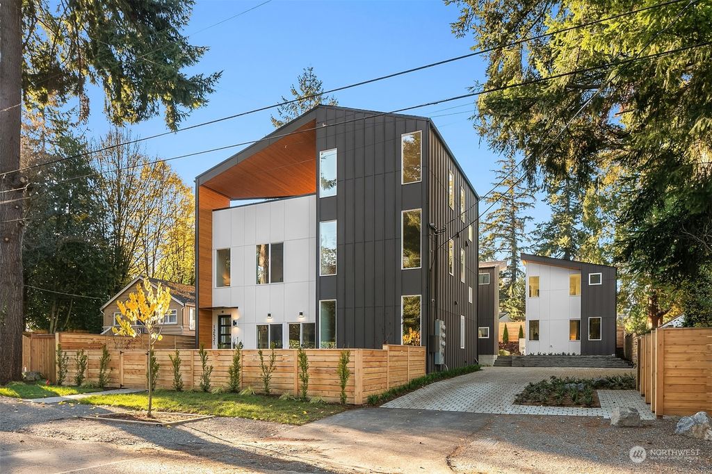 Photo of 12521 12th Avenue NE #B, Seattle, WA 98125 (MLS # 2213467)