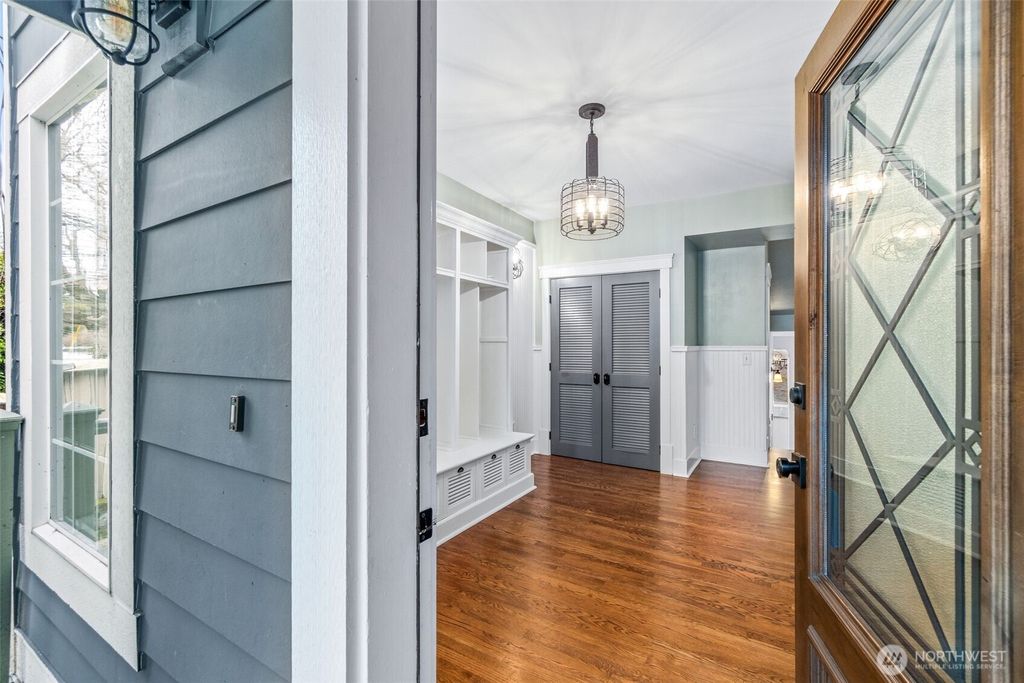 Photo of 9510 9th Avenue NW, Seattle, WA 98117 (MLS # 2468088)