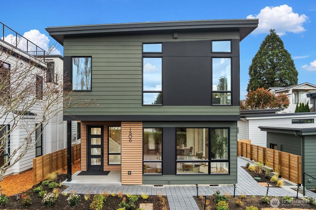 Photo of 1506 6th Street W, Kirkland, WA 98033 (MLS # 2489869)