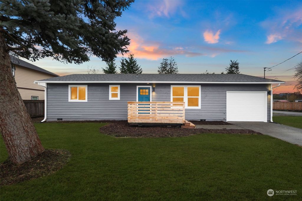 Photo of 113 Milwaukee Boulevard S, Pacific, WA 98047 (MLS # 2195364)