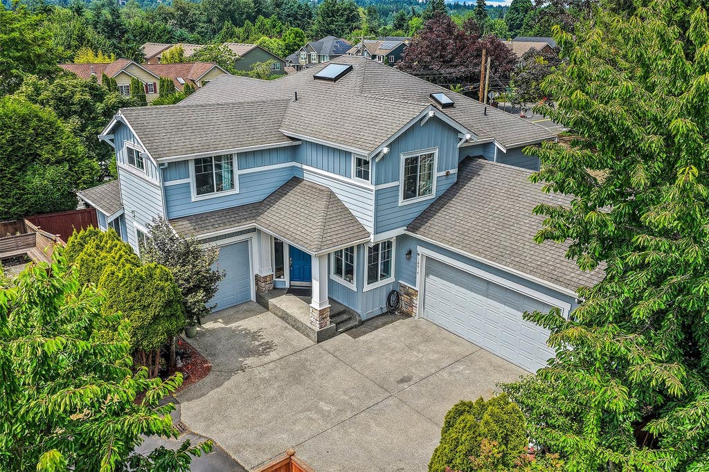 Photo of 18014 81st Lane NE, Kenmore, WA 98028 (MLS # 2563815)