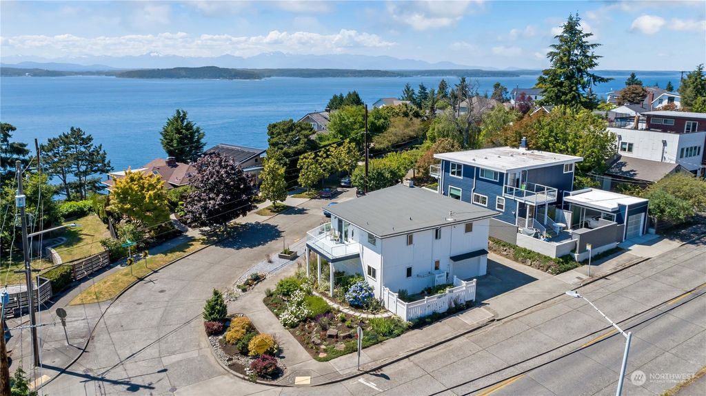 Photo of 5500 SW Genesee St, Seattle, WA 98116 (MLS # 2251047)