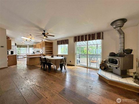 2833 Highway 12 A Silver Creek WA 98585