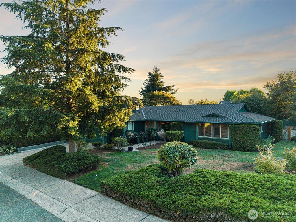 Photo of 17005 159th Place SE, Renton, WA 98058 (MLS # 2567266)