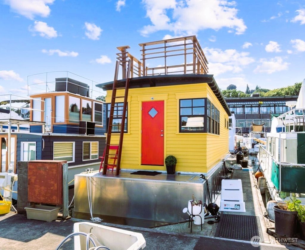 Photo of 2040 Westlake Avenue N #17, Seattle, WA 98109 (MLS # 2414174)