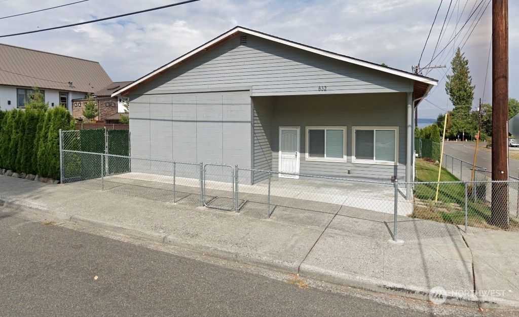 Photo of 832 3rd Street, Mukilteo, WA 98275 (MLS # 2297820)