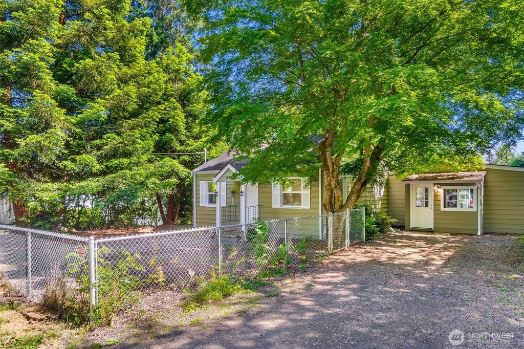 Photo of 2325 Jackson Avenue NW, Olympia, WA 98502 (MLS # 2533914)