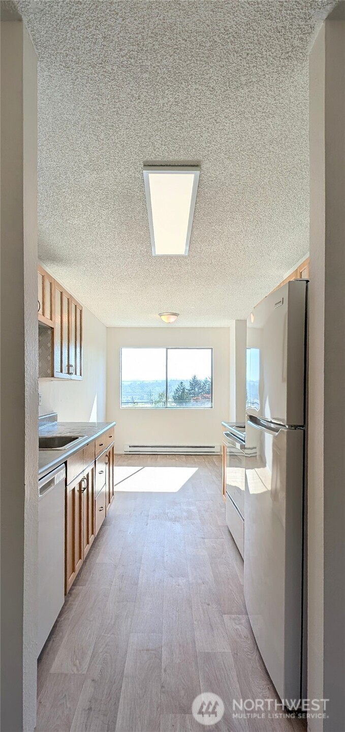10459 Des MoinesMemorial Drive S N-301
