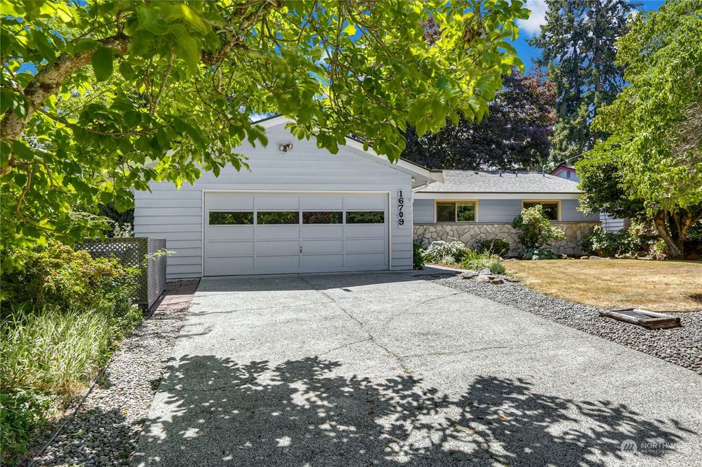 Photo of 16709 SE 29th Street, Bellevue, WA 98008 (MLS # 2138813)