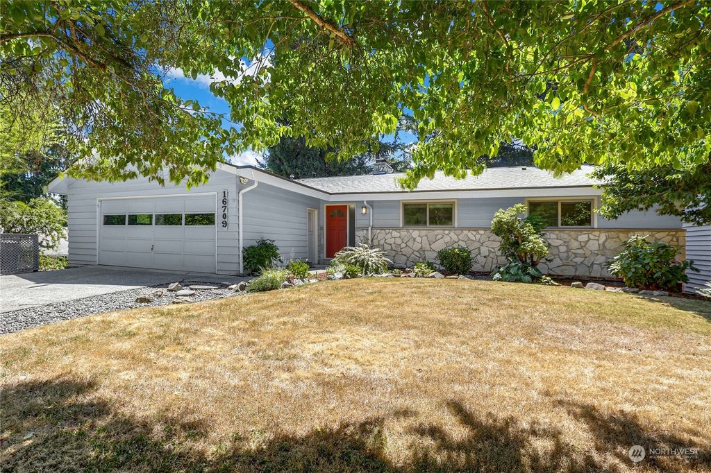 Photo of 16709 SE 29th Street, Bellevue, WA 98008 (MLS # 2138813)