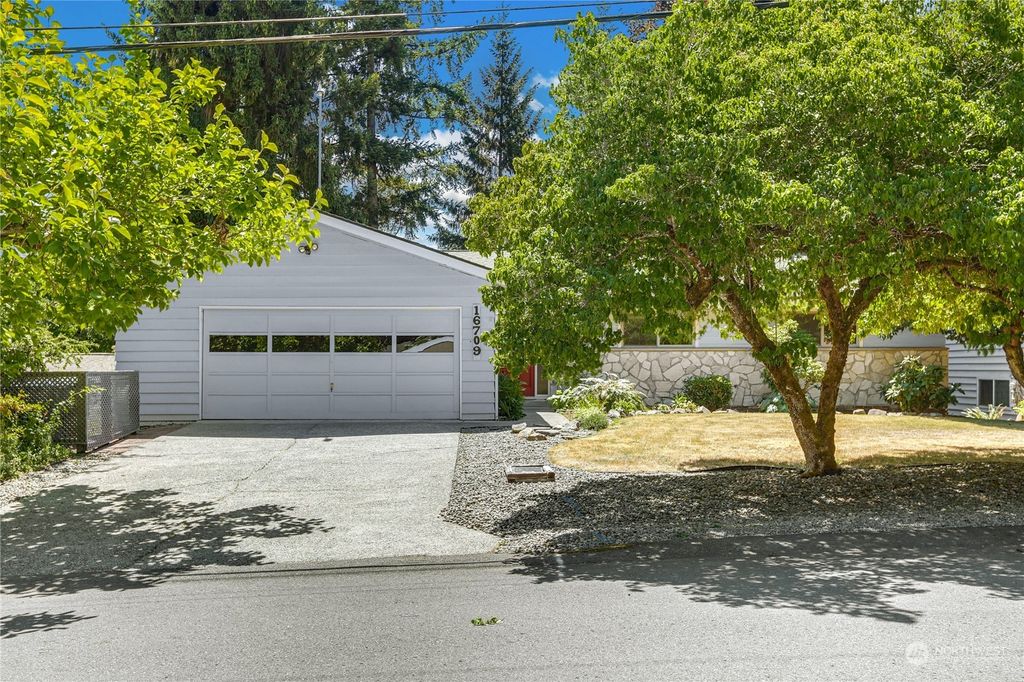 Photo of 16709 SE 29th Street, Bellevue, WA 98008 (MLS # 2138813)