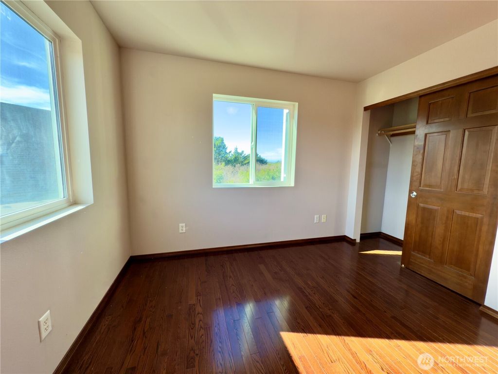 listing image 9360770944058651211