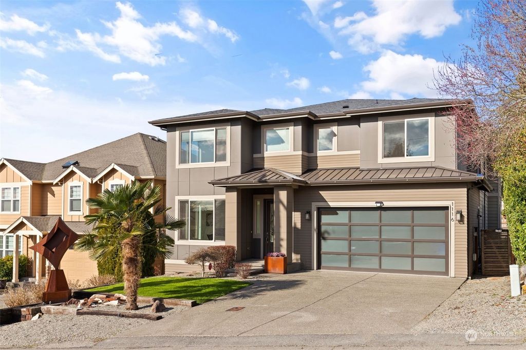 Photo of 1116 N 32nd Street, Renton, WA 98056 (MLS # 2203433)