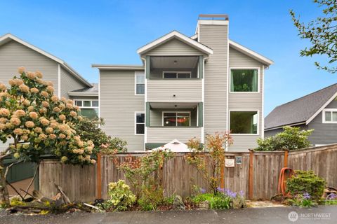 Photo of 1836 25th Avenue #204, Seattle, WA 98122 (MLS # 2507634)