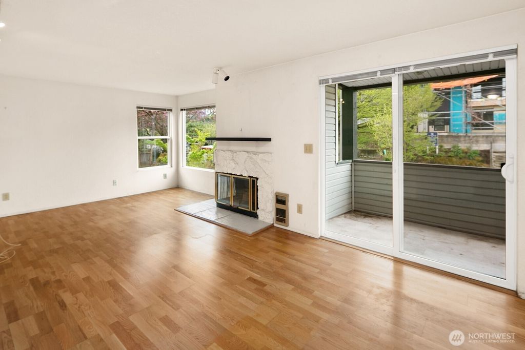 Photo of 1836 25th Avenue #204, Seattle, WA 98122 (MLS # 2507634)