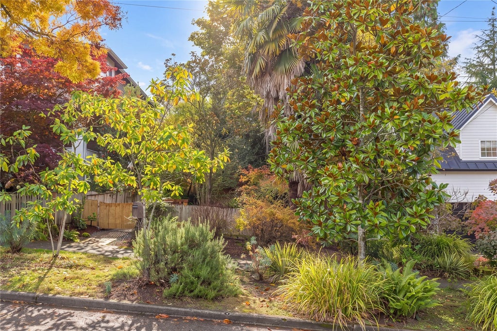 Photo of 1717 29th Avenue, Seattle, WA 98122 (MLS # 2598205)