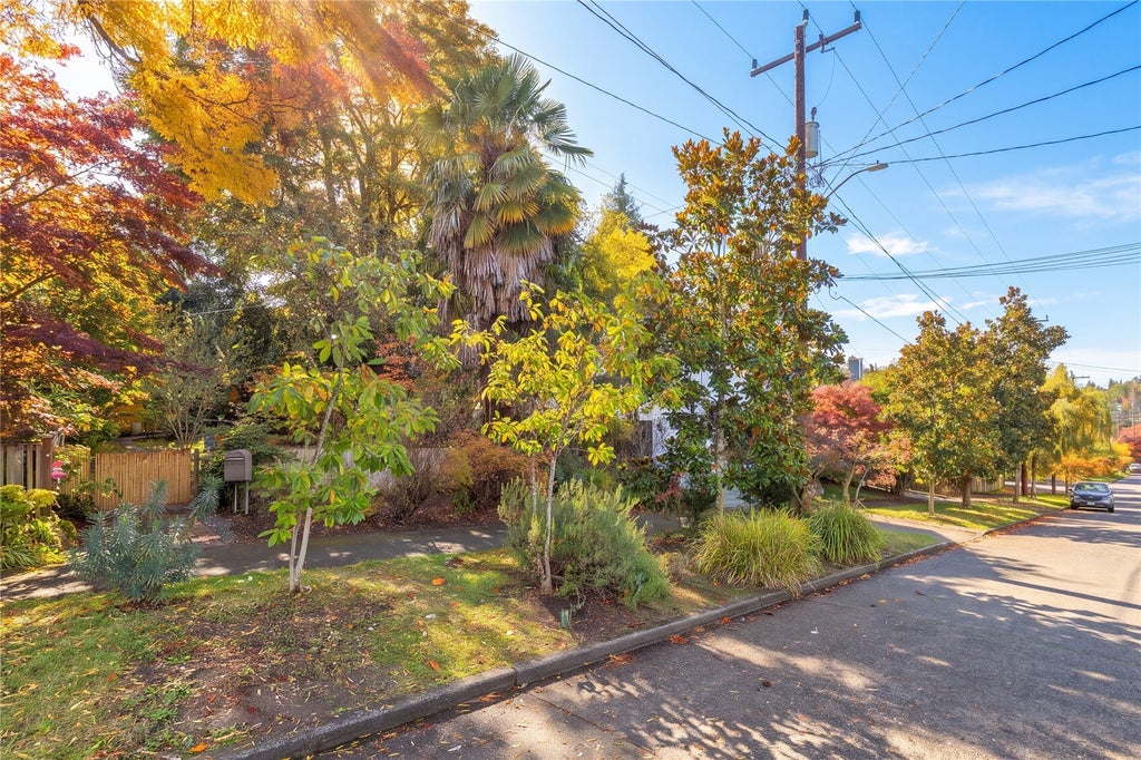 Photo of 1717 29th Avenue, Seattle, WA 98122 (MLS # 2598205)