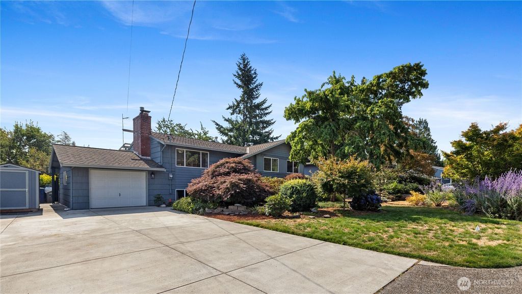 Photo of 1224 170th Avenue NE, Bellevue, WA 98008 (MLS # 2414156)